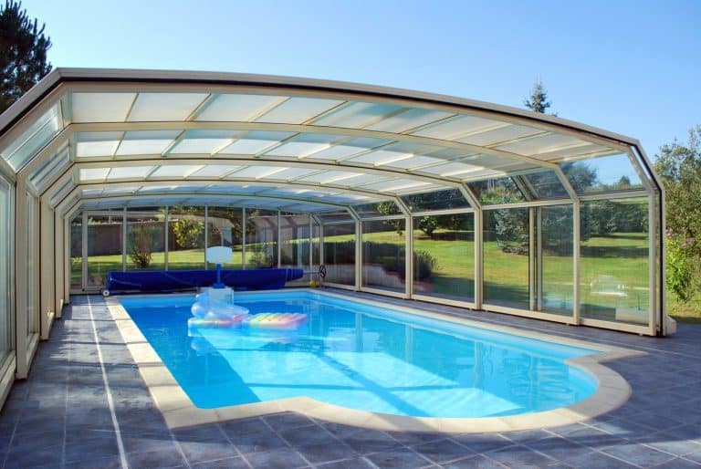 Les critères de sélection d’un abri de piscine