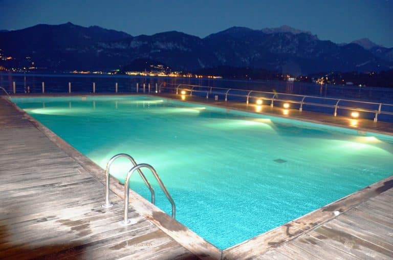 Comment choisir la bonne taille de filtre pour votre piscine ?