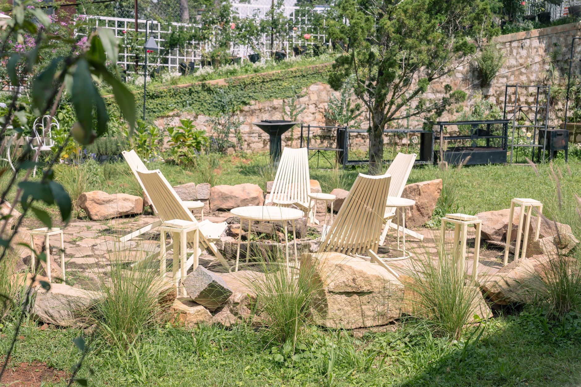 Comment choisir et aménager un mobilier de jardin écologique ?